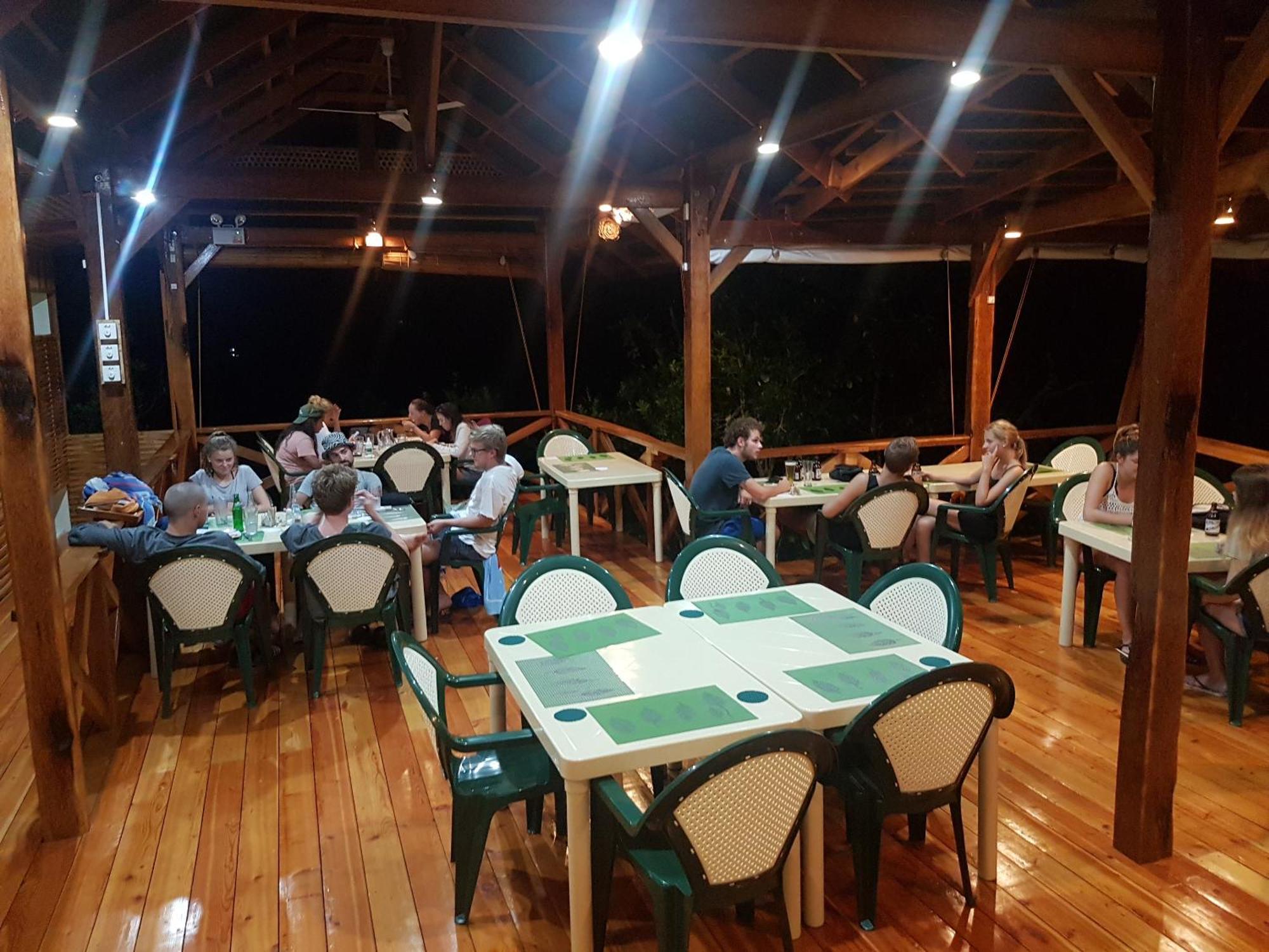 Eskapo Verde Badian Exterior foto